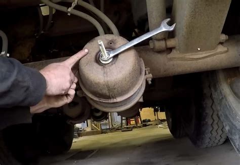 brake chamber leaking air|Fix 5 common brake chamber problems